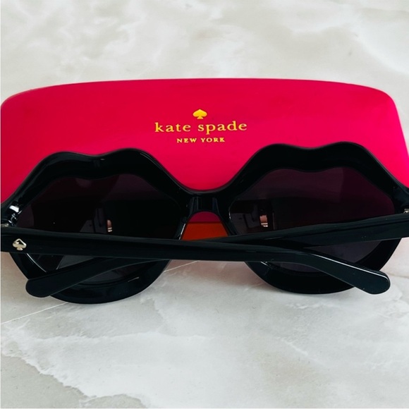 Kate Spade ♠️ Lips frame sunglasses - Picture 5 of 11